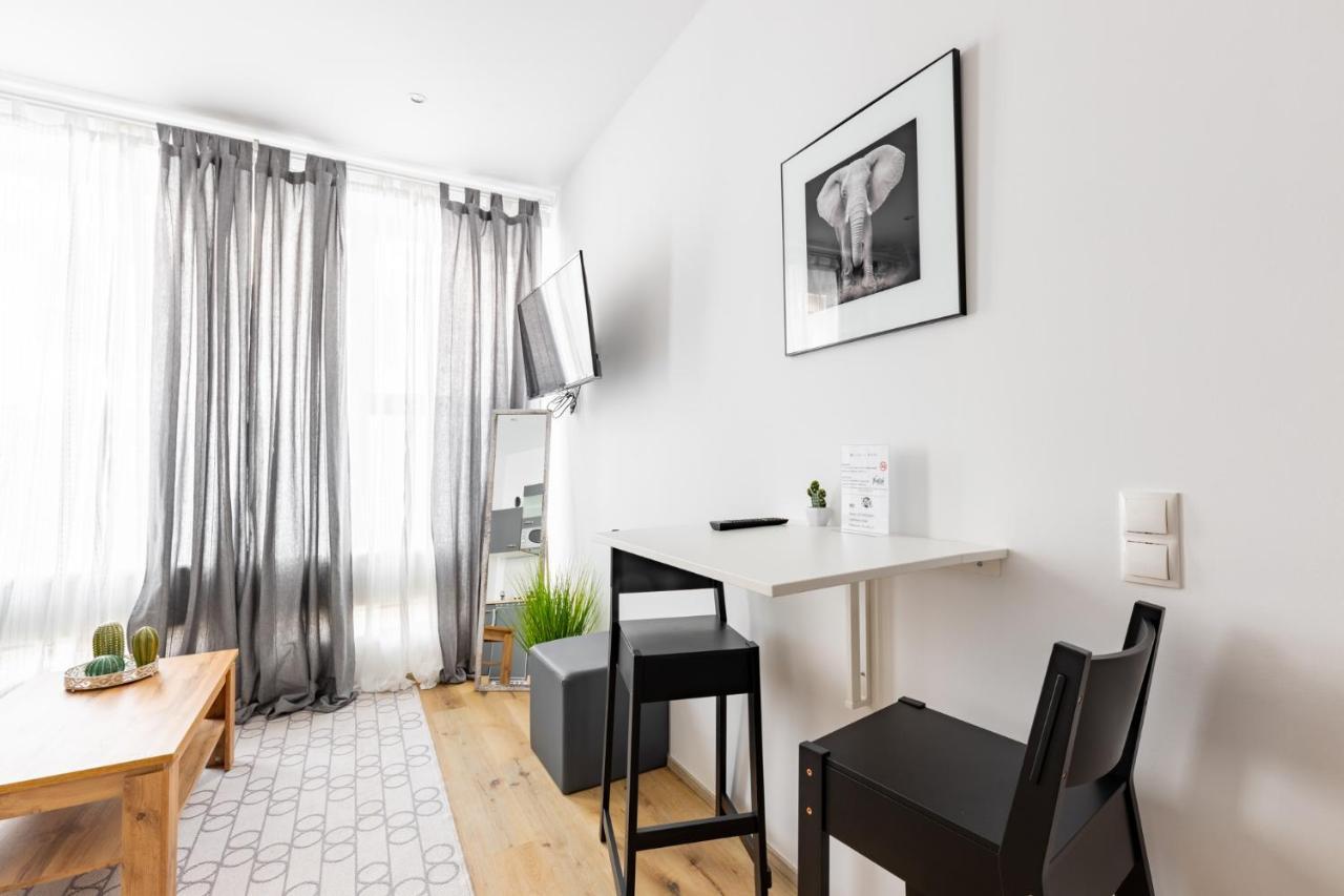 Budget Rooms West With Shared Kitchen Виена Екстериор снимка