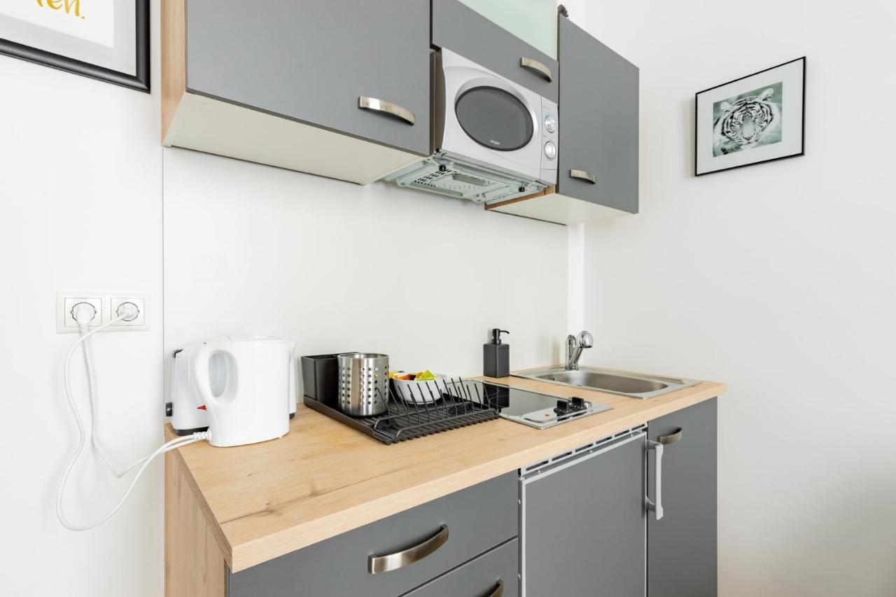 Budget Rooms West With Shared Kitchen Виена Екстериор снимка
