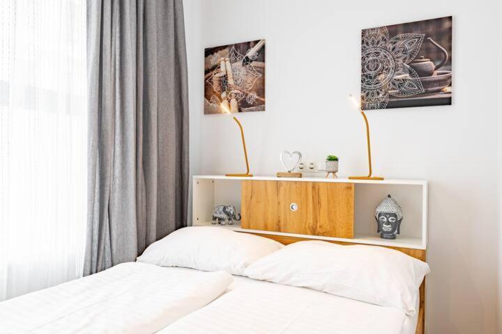 Budget Rooms West With Shared Kitchen Виена Екстериор снимка