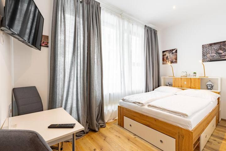 Budget Rooms West With Shared Kitchen Виена Екстериор снимка