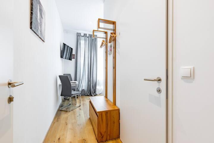 Budget Rooms West With Shared Kitchen Виена Екстериор снимка