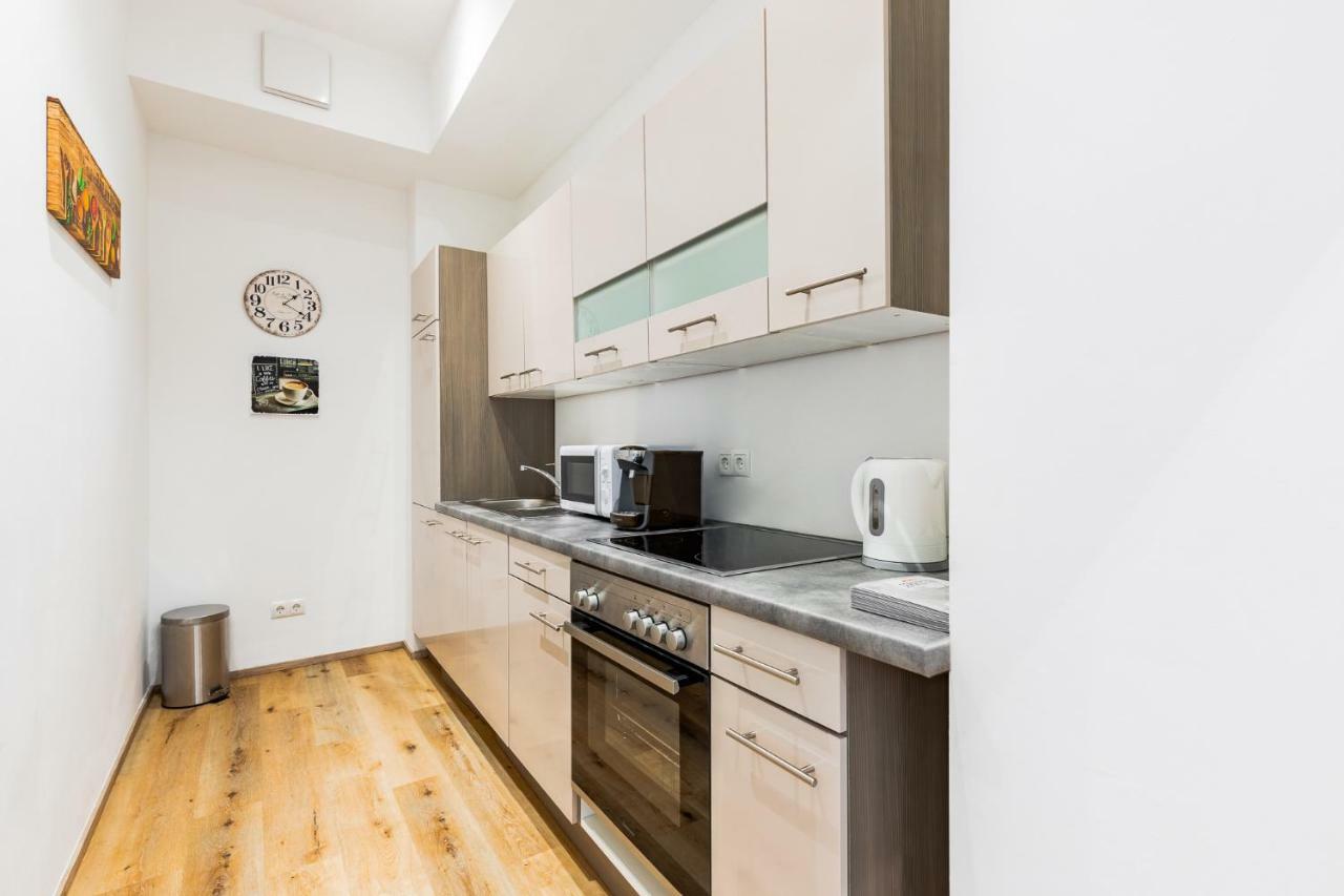 Budget Rooms West With Shared Kitchen Виена Екстериор снимка