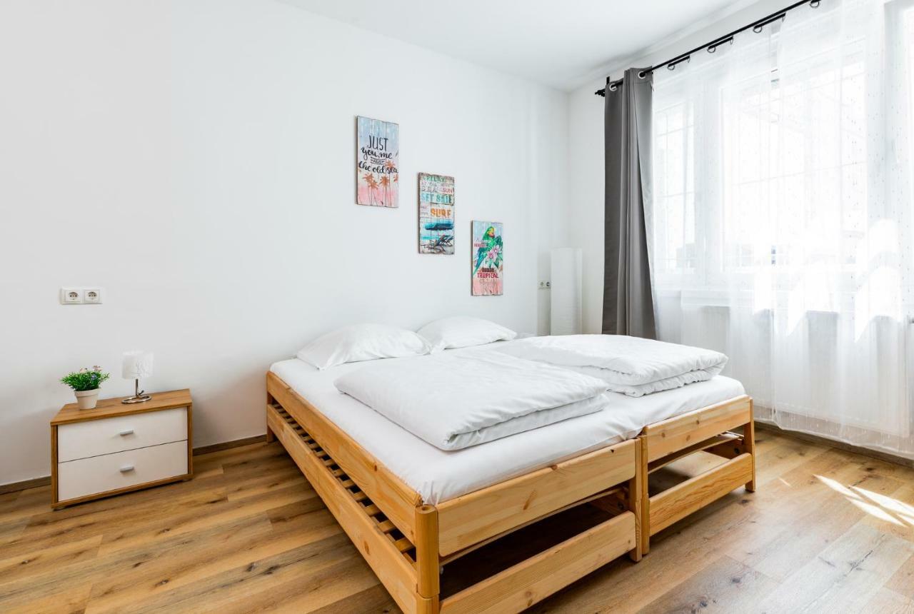 Budget Rooms West With Shared Kitchen Виена Екстериор снимка