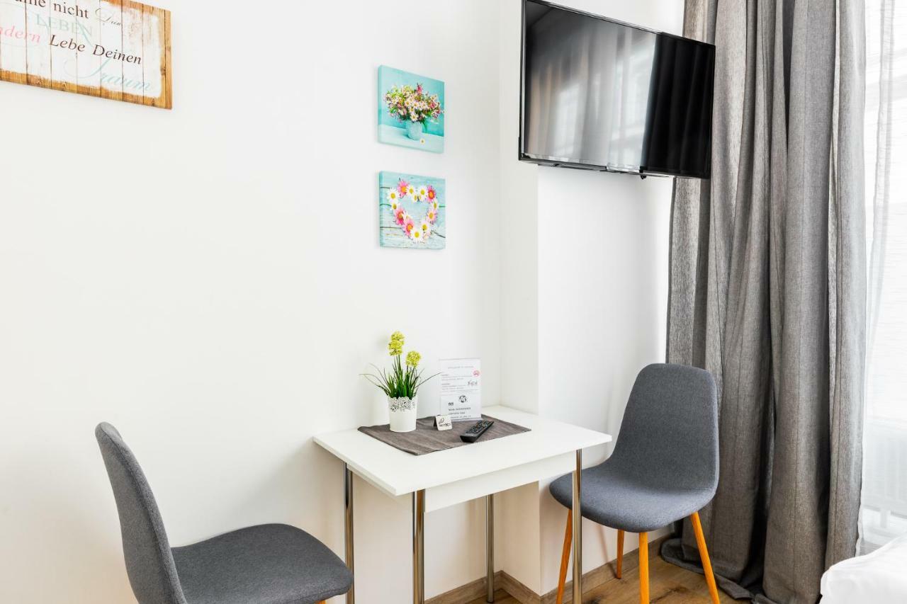 Budget Rooms West With Shared Kitchen Виена Екстериор снимка