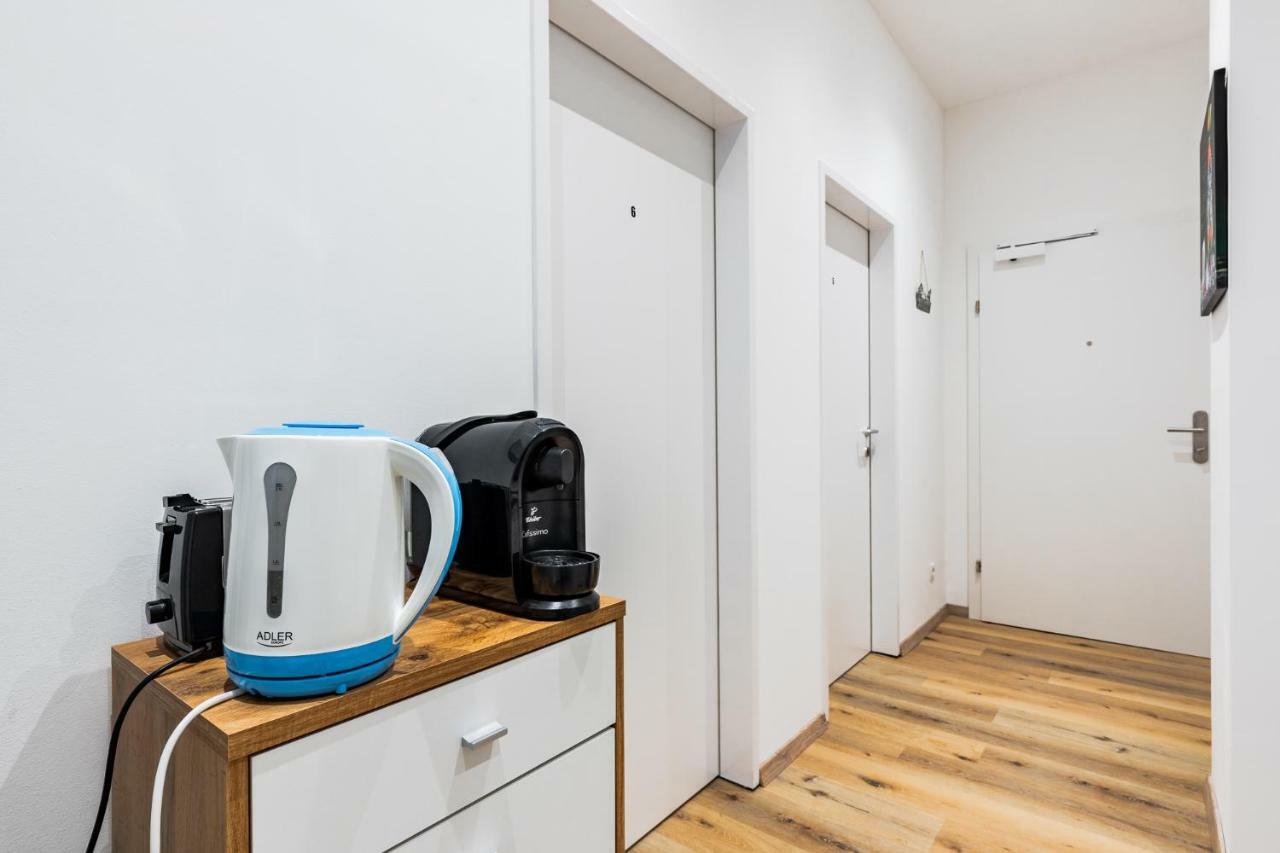 Budget Rooms West With Shared Kitchen Виена Екстериор снимка