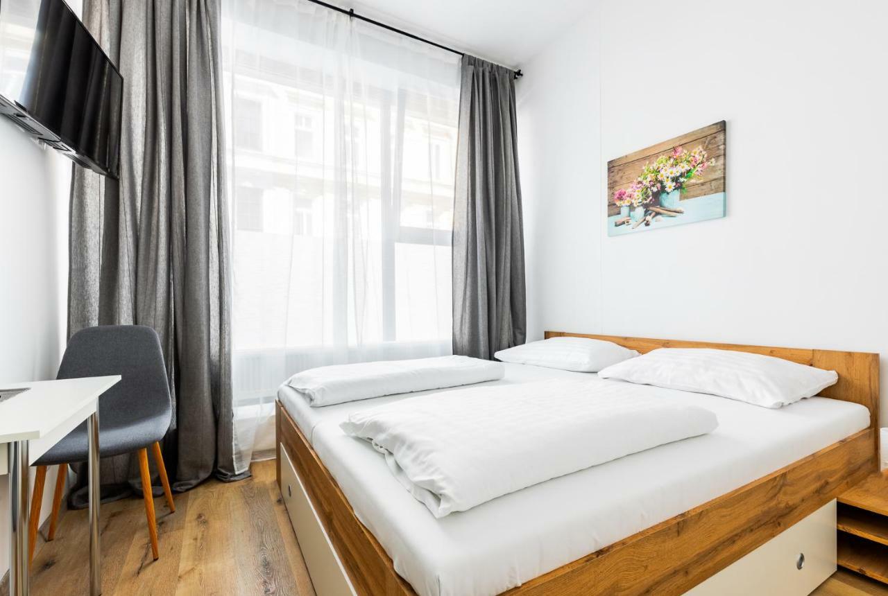 Budget Rooms West With Shared Kitchen Виена Екстериор снимка