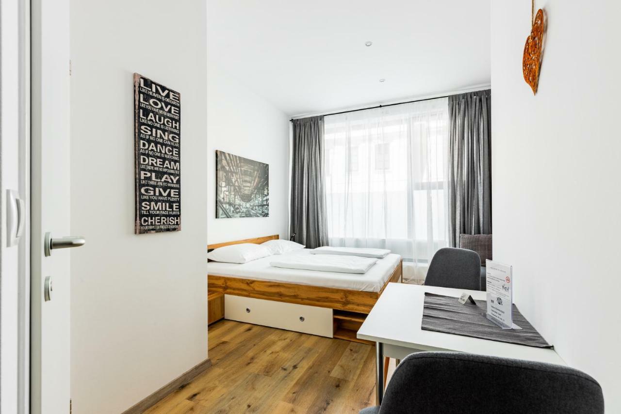 Budget Rooms West With Shared Kitchen Виена Екстериор снимка